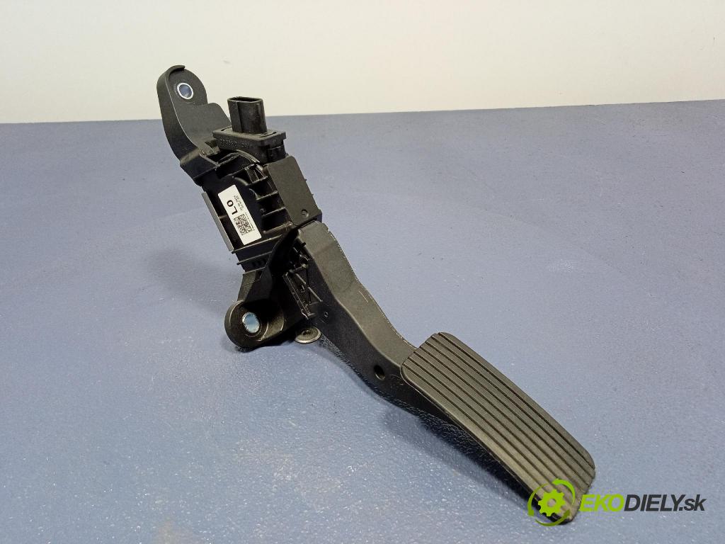 Kia Stonic 2024 pedal Plyn: 32700-XXXXX