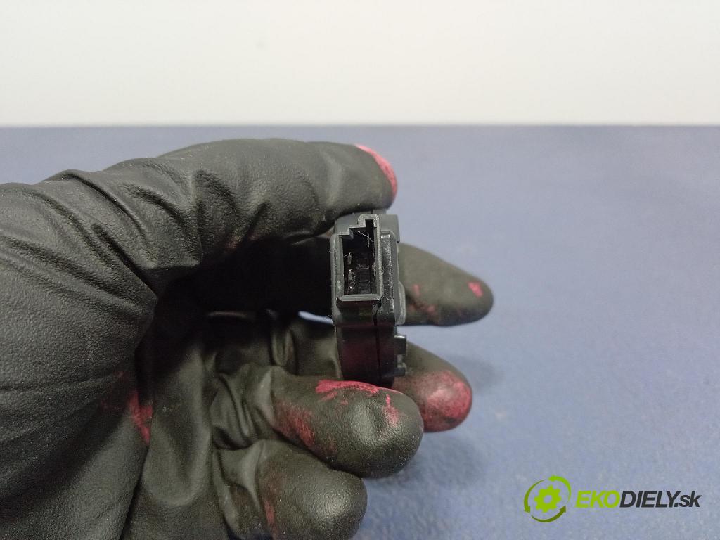 Kia Stonic 2024 snímač Dážď: / Twilight: 96000-KL000