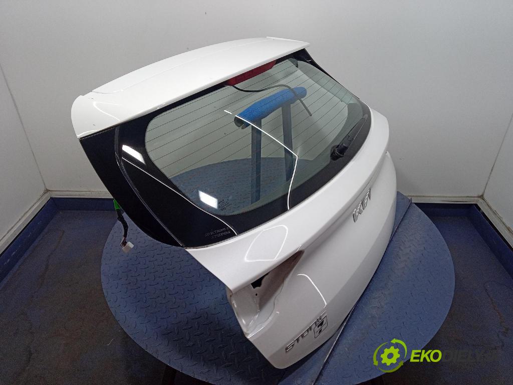 Kia Stonic 2024 zadna dveře kufra: kufra: