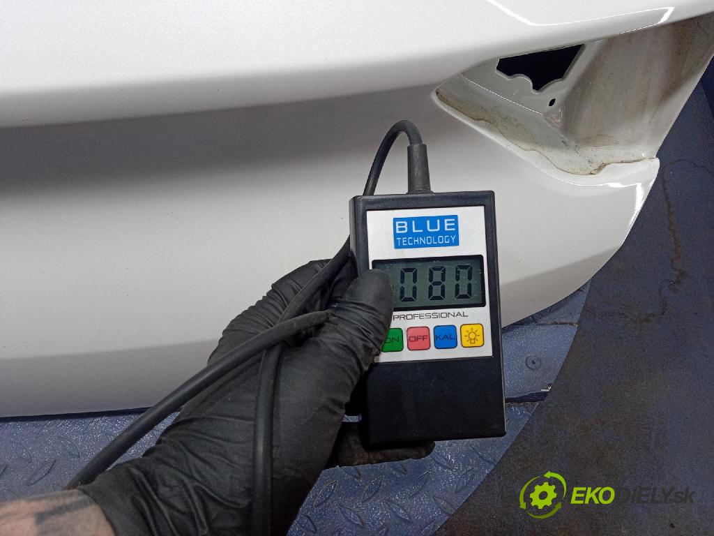 Kia Stonic 2024 zadna dveře kufra: kufra: