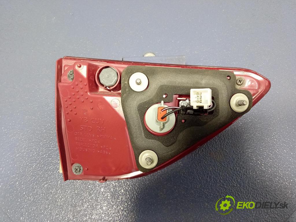 Kia Stonic 2024 svetlo / reflektor zad Prava: Vnútri: 92404-H8