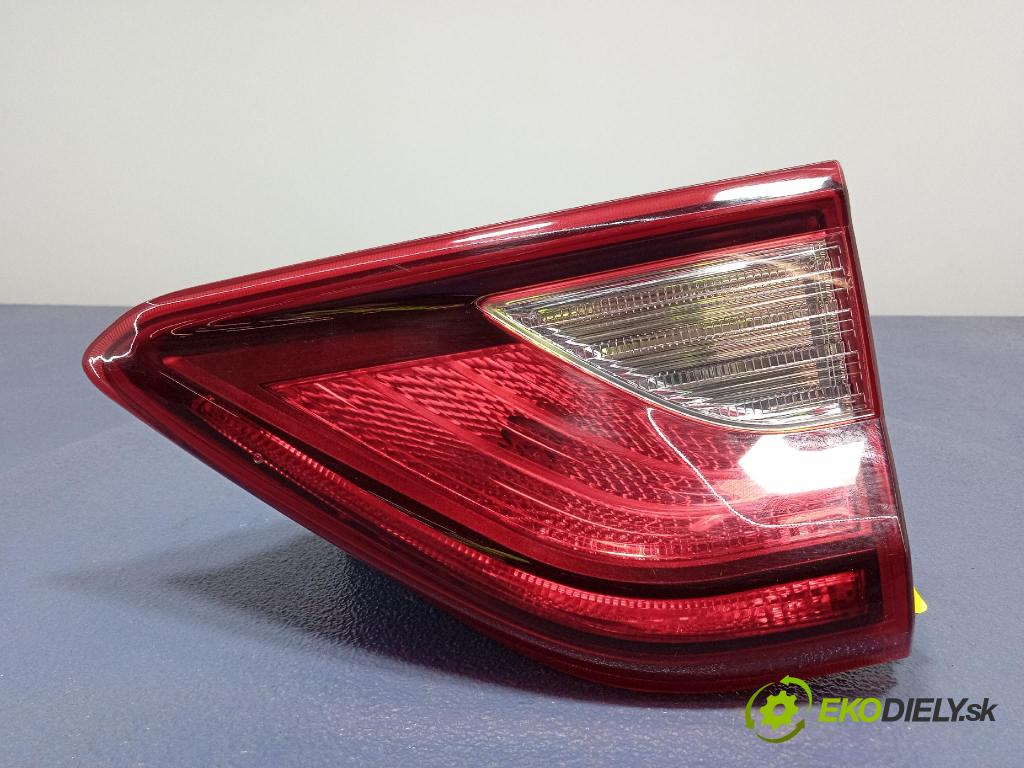 Kia Stonic 2024 svetlo / reflektor zad Prava: Vnútri: 92404-H8