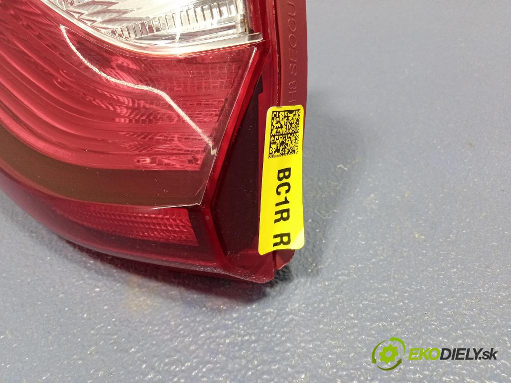 Kia Stonic 2024 svetlo / reflektor zad Prava: Vnútri: 92404-H8