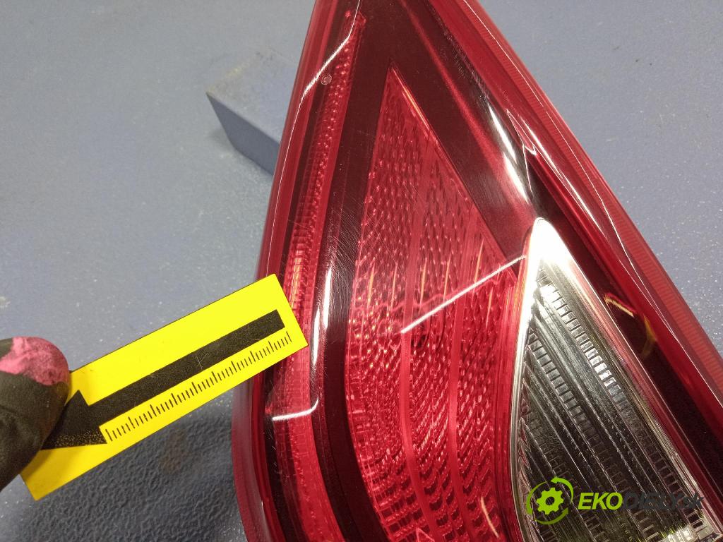 Kia Stonic 2024 svetlo / reflektor zad Prava: Vnútri: 92404-H8