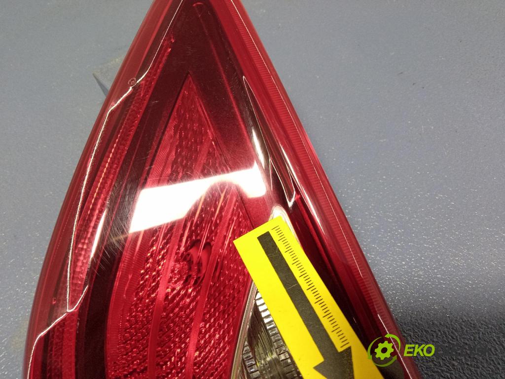 Kia Stonic 2024 svetlo / reflektor zad Prava: Vnútri: 92404-H8