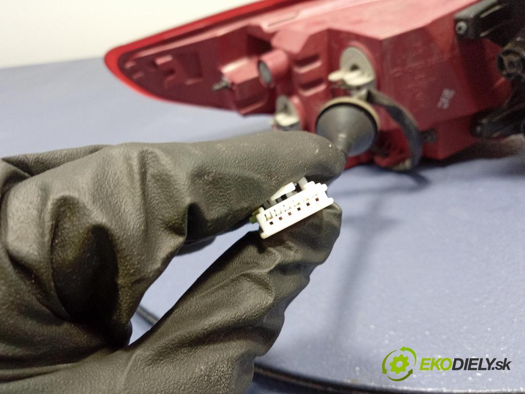 Kia Stonic 2024 svetlo / reflektor zad Prava: Vonkajsia: 92402-H8