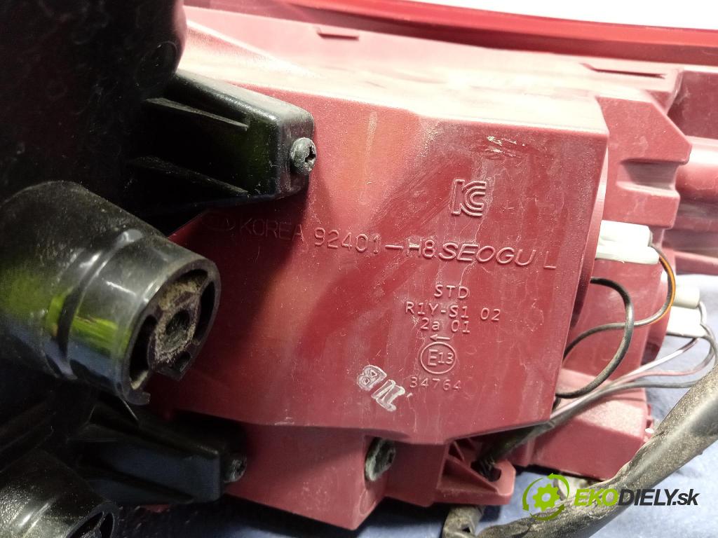 Kia Stonic 2024 svetlo / reflektor zad ľavá Vonkajsia: 92401-H8