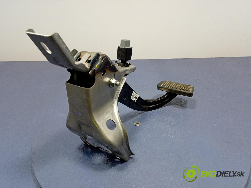 Kia Stonic 2024 pedále