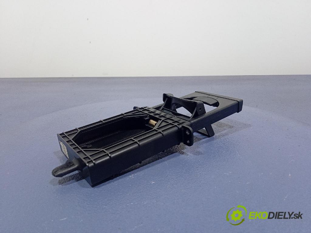 Toyota Avensis 2004 kastlík MT3509