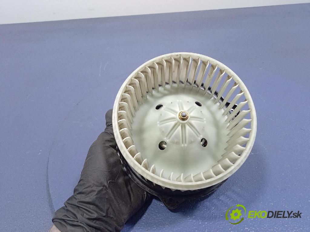 Toyota Avensis 2004 ventilátor Vzduch: