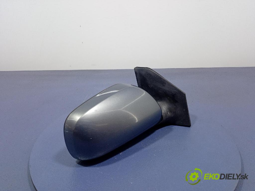 Toyota Avensis 2004 zpětné zrcátko prave