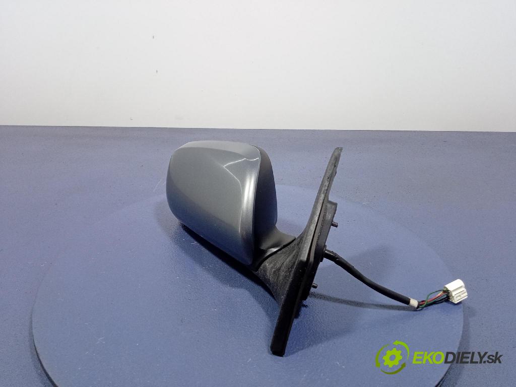 Toyota Avensis 2004 zpětné zrcátko prave