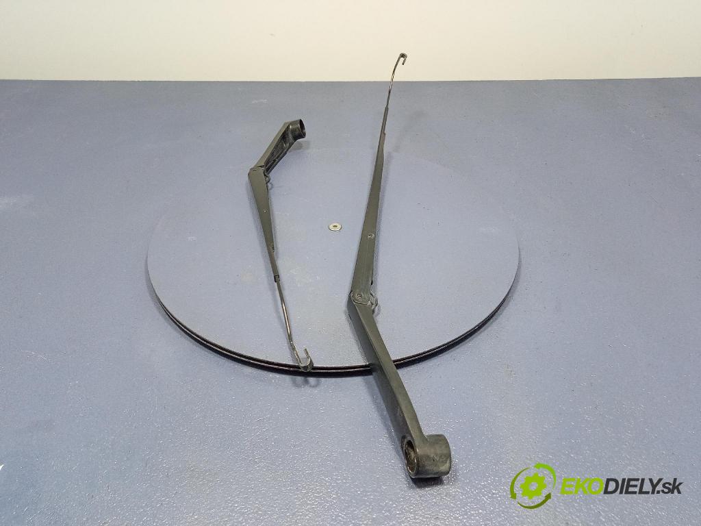 Kia Stonic 2024 Rameno: Stierače: Predné