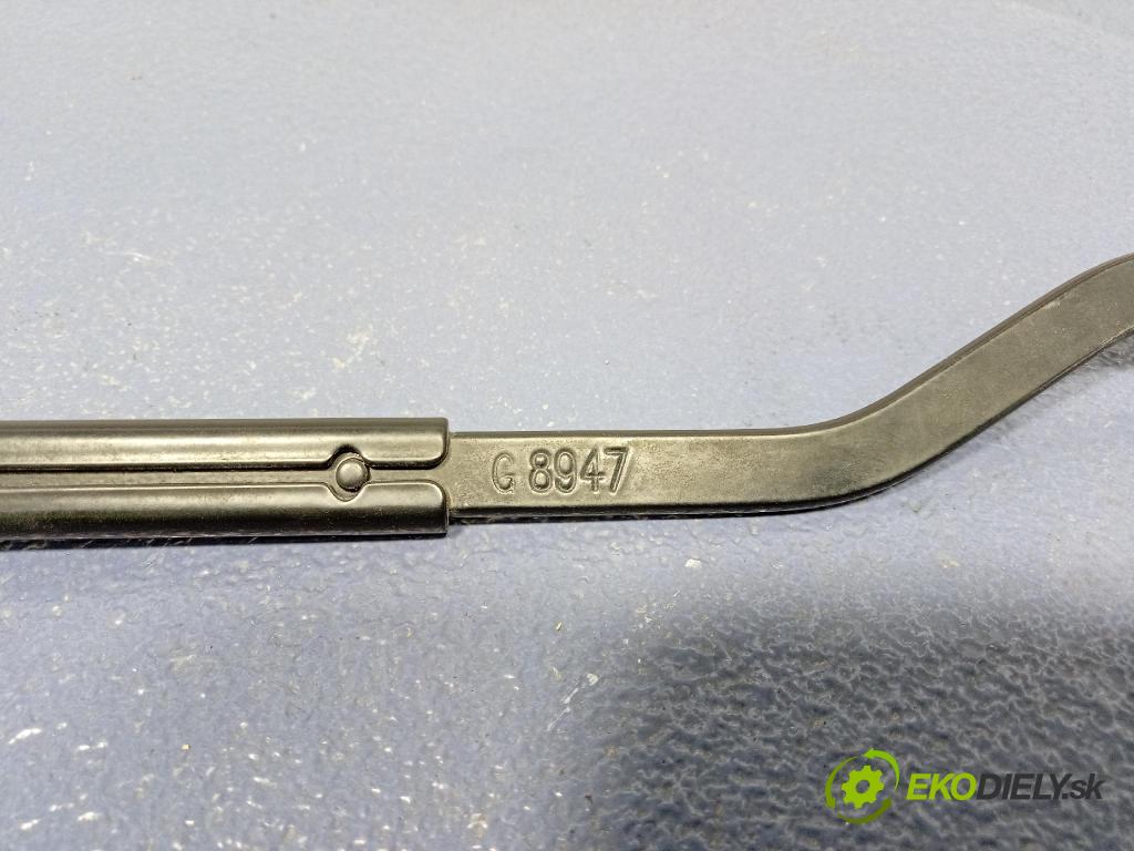 Kia Stonic 2024 Rameno: Stierače: Predné 