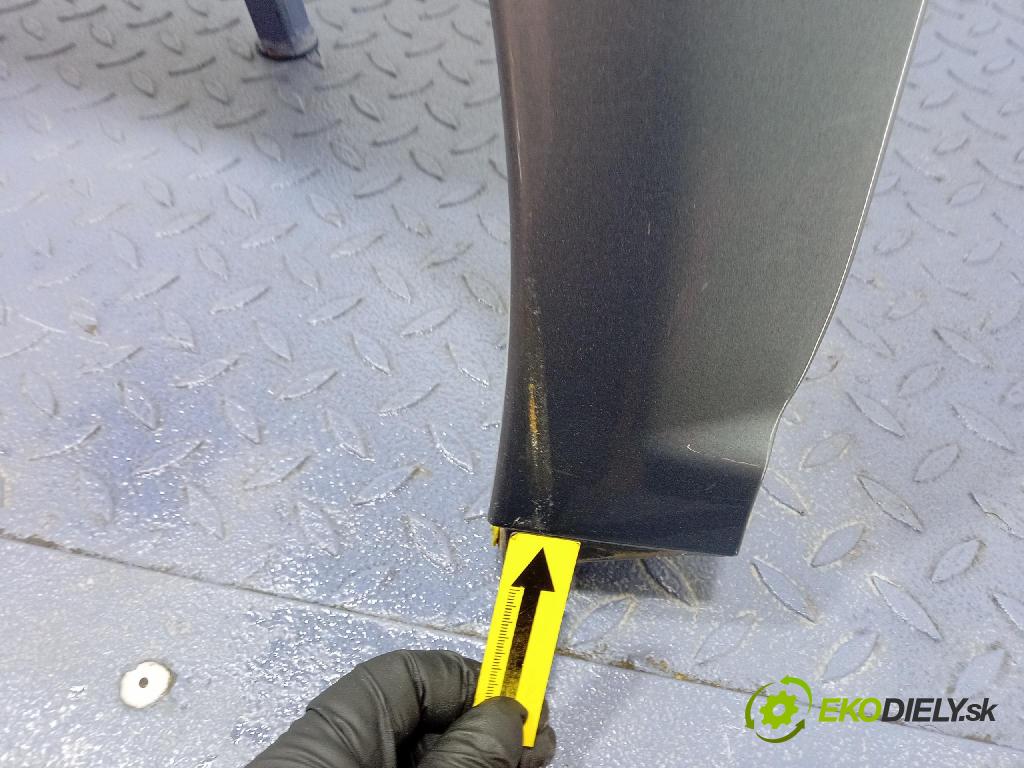 Toyota Avensis 2004 blatnik před Levý: