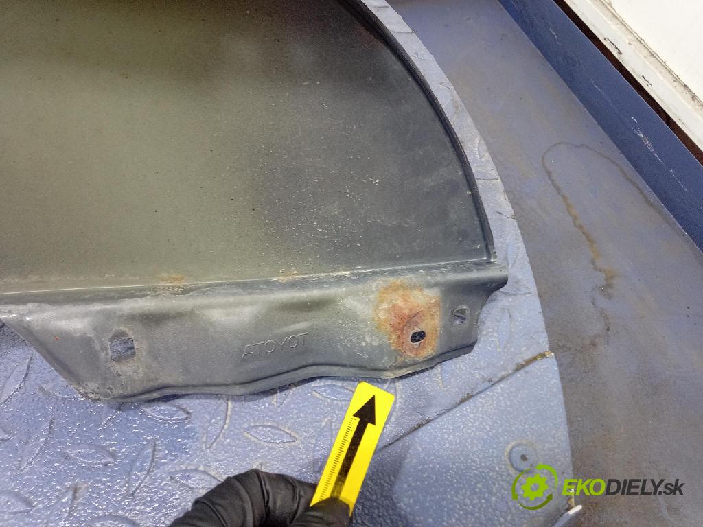 Toyota Avensis 2004 blatnik před Levý: 