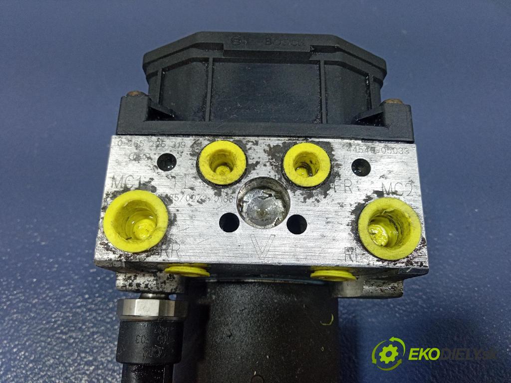 Toyota Avensis 2004 čerpadlo ABS x 44540-05033