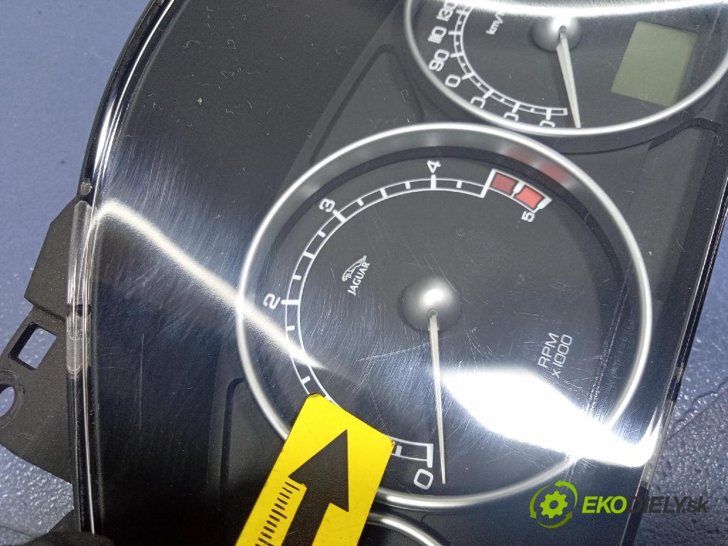 Jaguar X-type 2004 Přístrojová deska 4X4F-10849-GC