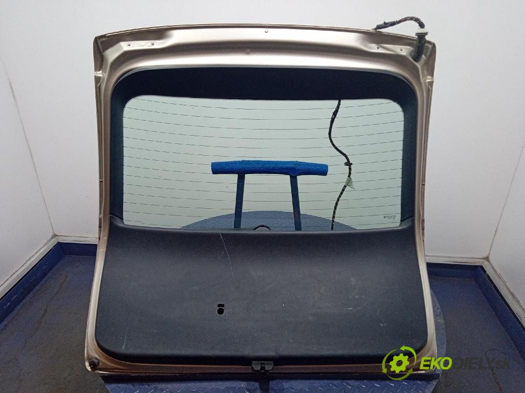 Skoda Octavia 2005 zadna dveře kufra: kufra: