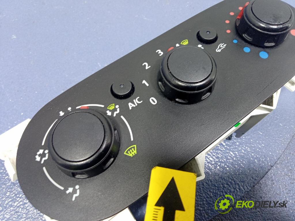 Opel Vivaro 2015 riadiaca jednotka 1093049