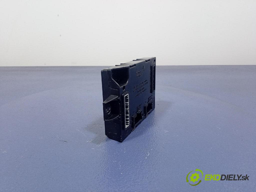 Opel Vivaro 2015 riadiaca jednotka 284B18533R