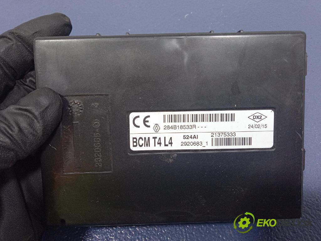 Opel Vivaro 2015 řídící jednotka 284B18533R