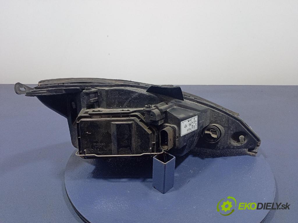 Ford Focus 2001 Reflektor: Vľavo: 20-6348