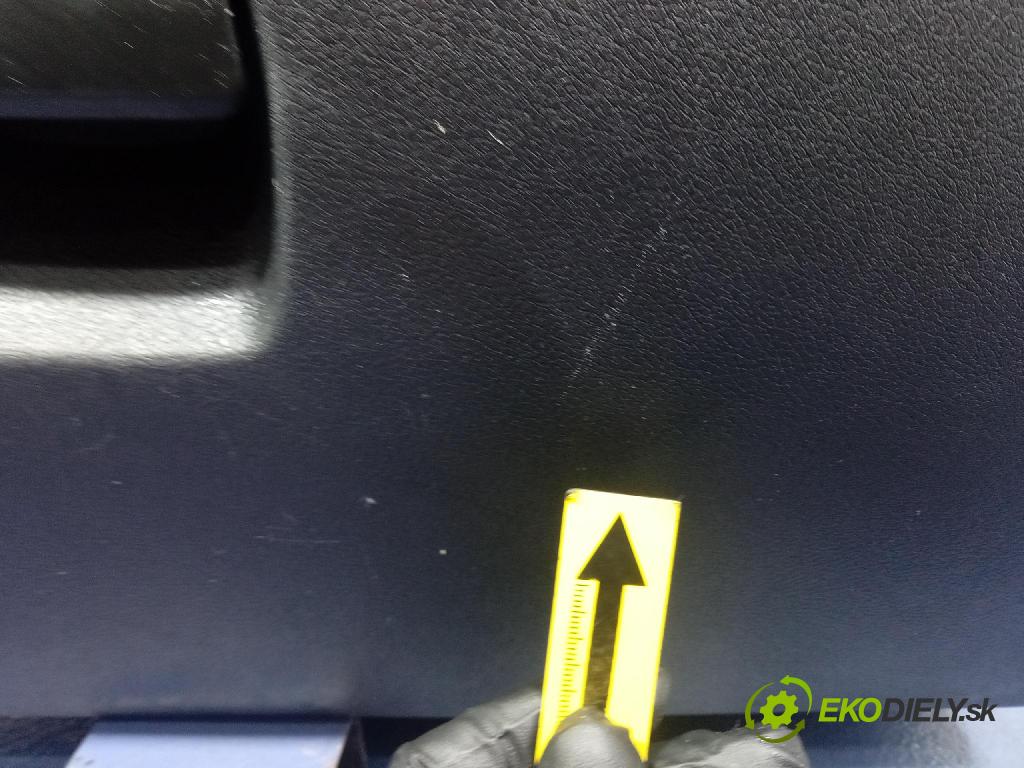 Opel Vivaro 2015 kastlík 681084386R