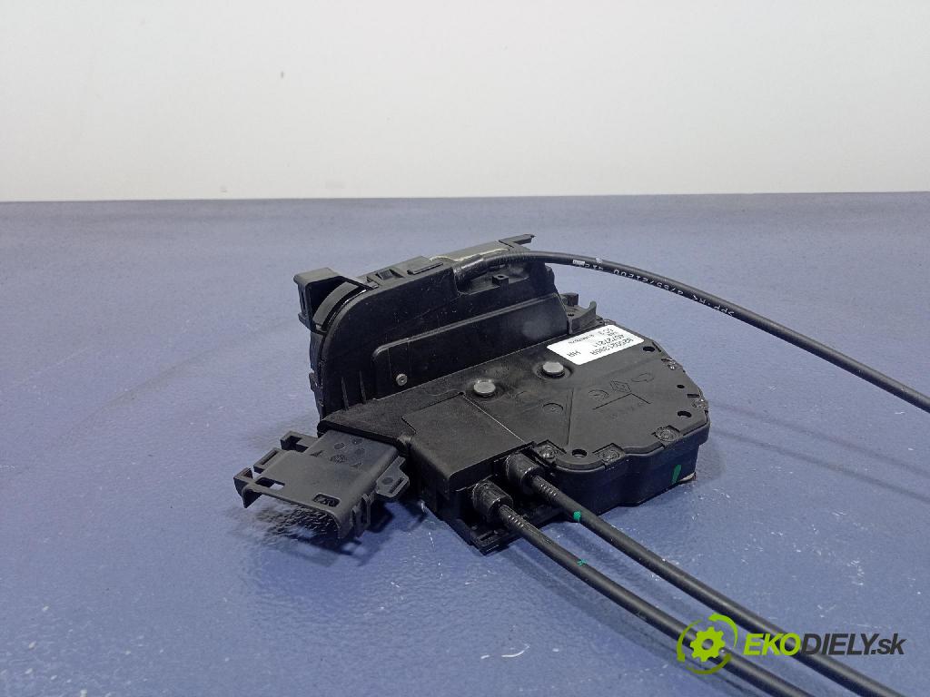 Opel Vivaro 2015 zámok dvere zad v pravo: 825021395R