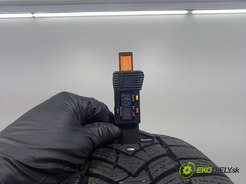 Kia Stonic 2024 pneumatiky: Zima 4038526101099