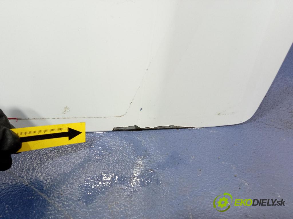 Opel Vivaro 2015 zadní dveře kufra: kufr