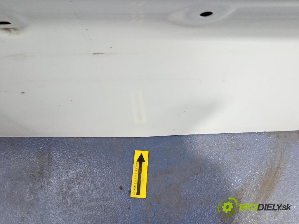 Opel Vivaro 2015 zadna dveře kufra: kufra: 