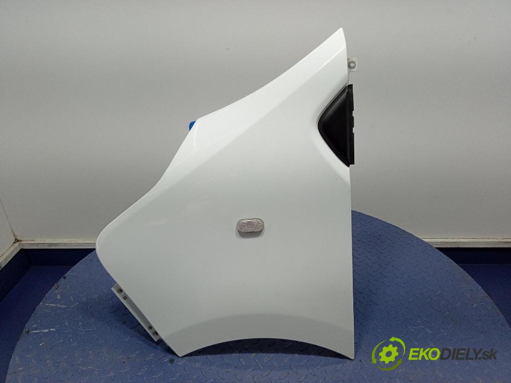 Opel Vivaro 2015 blatník Predné Vľavo: