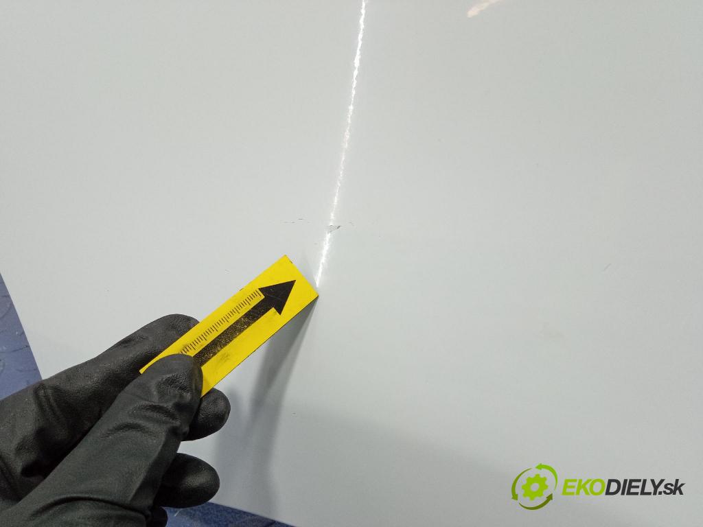 Opel Vivaro 2015 blatník Predné Vľavo: