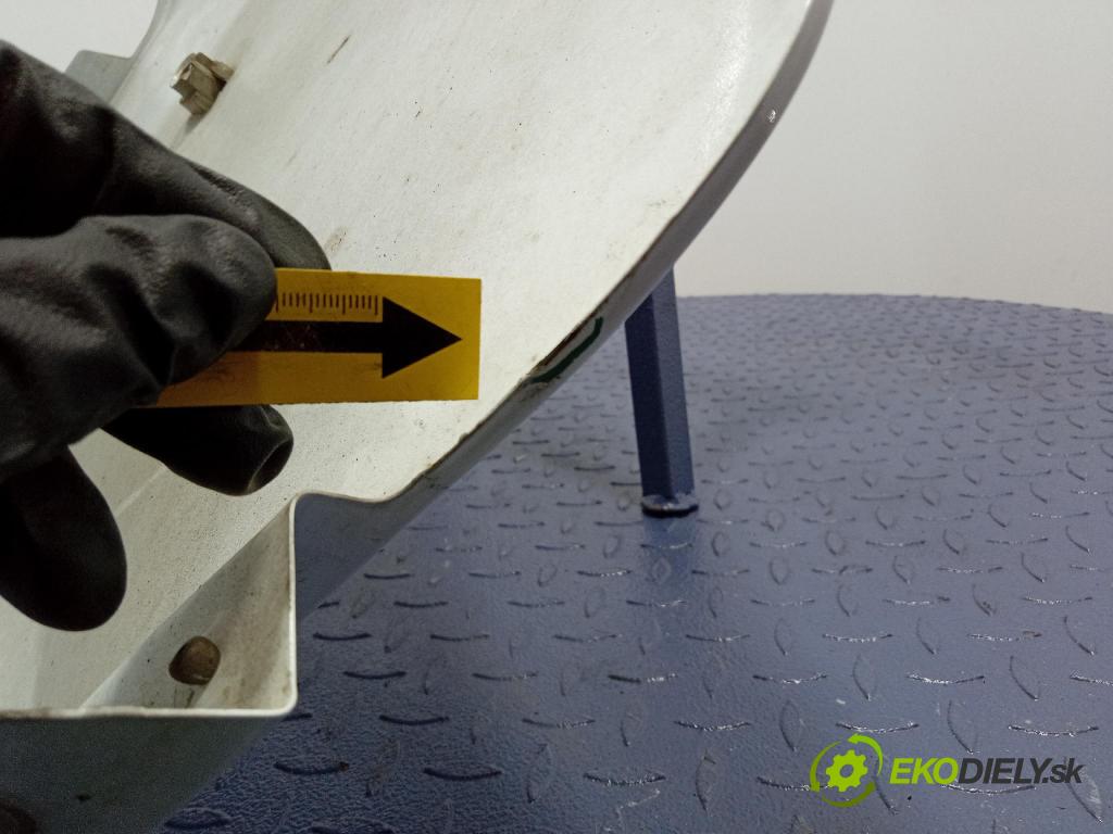 Opel Vivaro 2015 blatník Predné Vľavo: