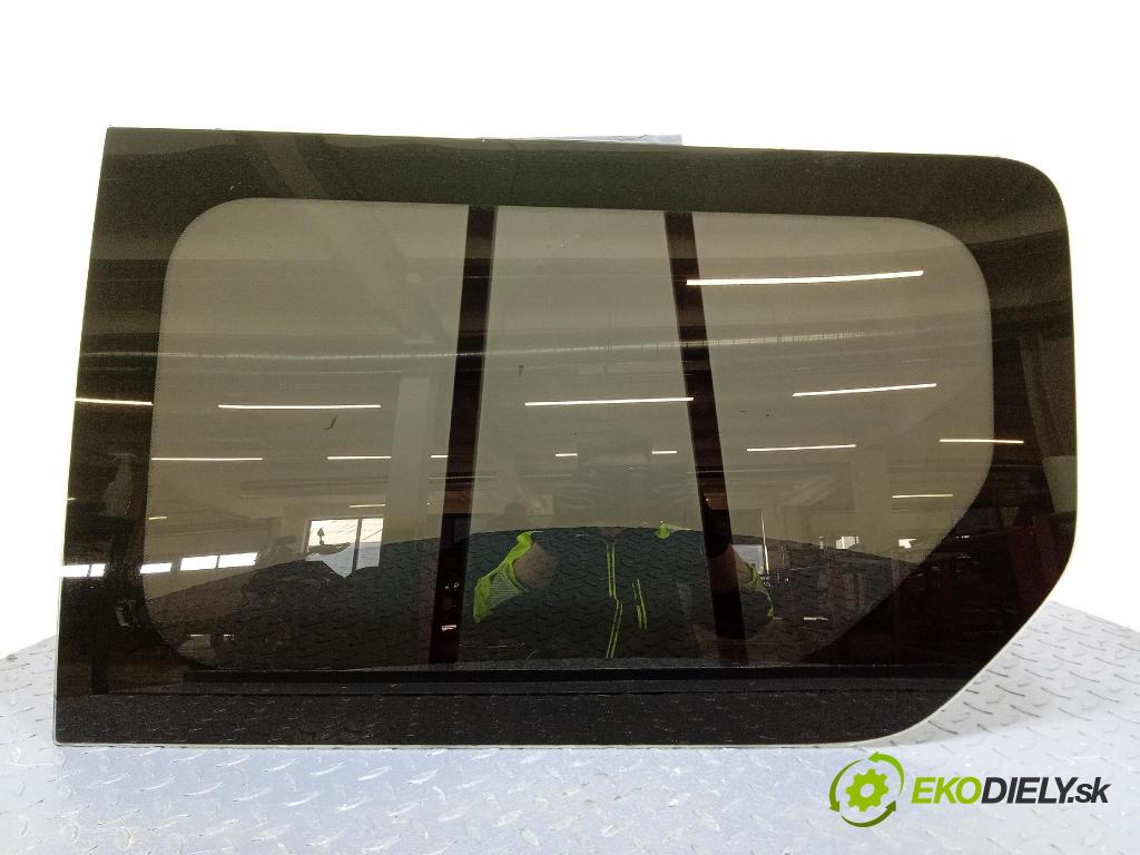 Opel Vivaro 2015 sklo Karoséria: zad