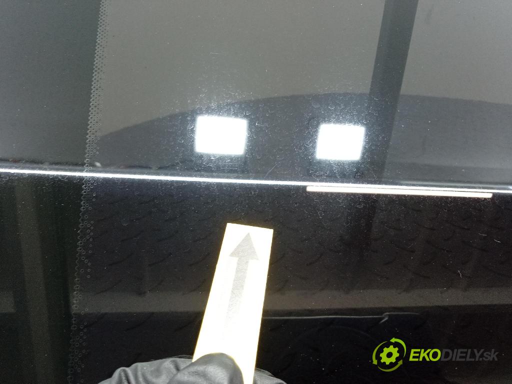 Opel Vivaro 2015 sklo Karoséria: zad