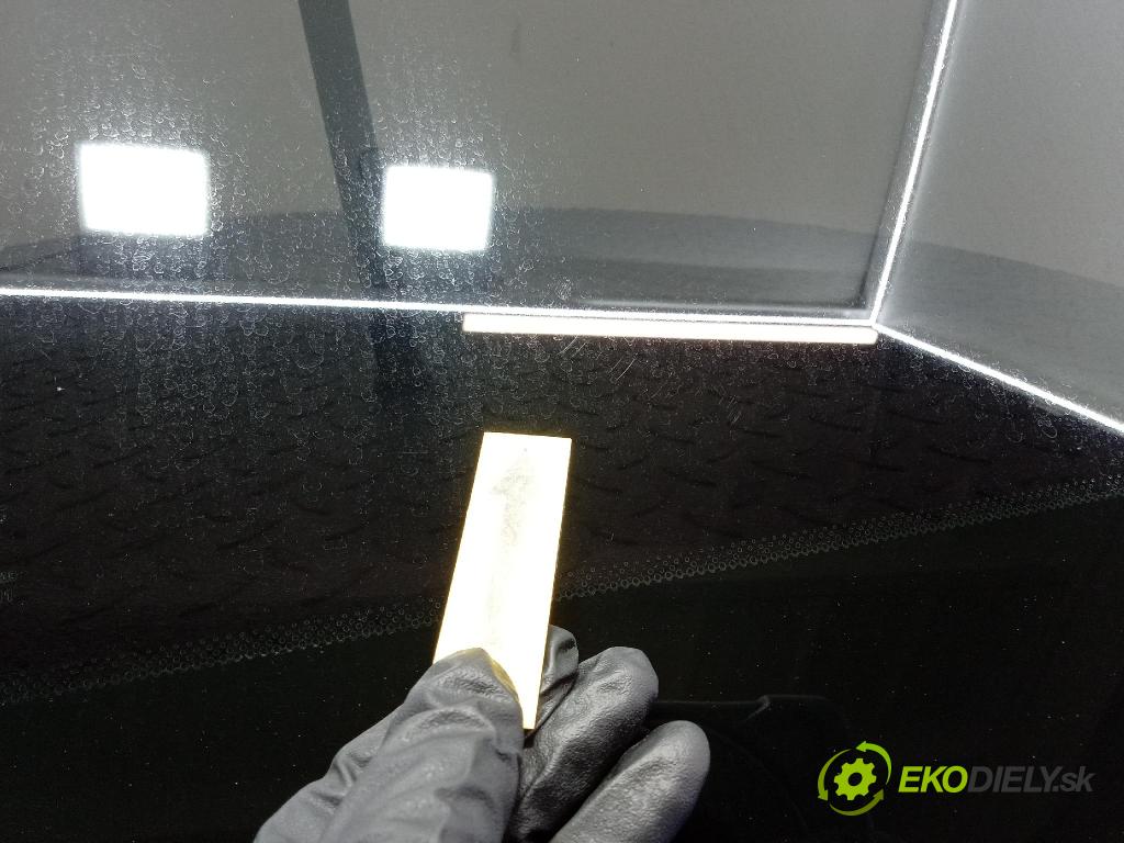 Opel Vivaro 2015 sklo dvere zad Prava: