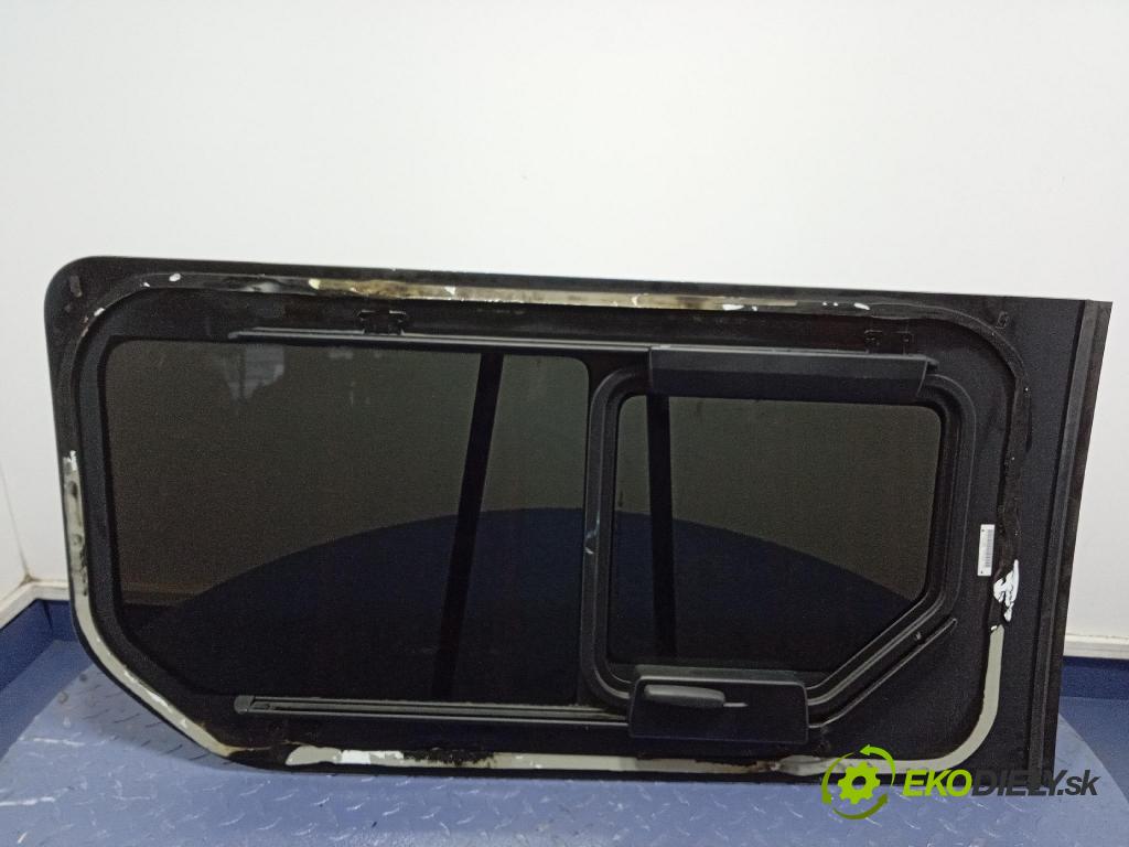Opel Vivaro 2015 sklo dvere zad Prava:
