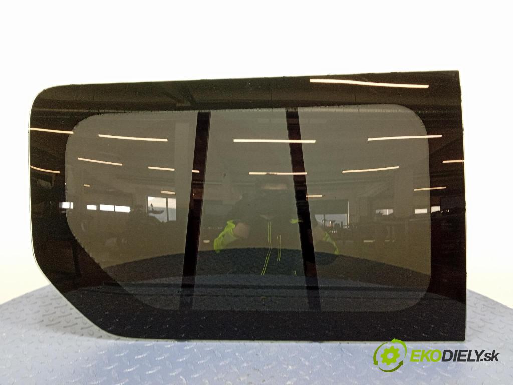 Opel Vivaro 2015 sklo Karosérie: Zad:
