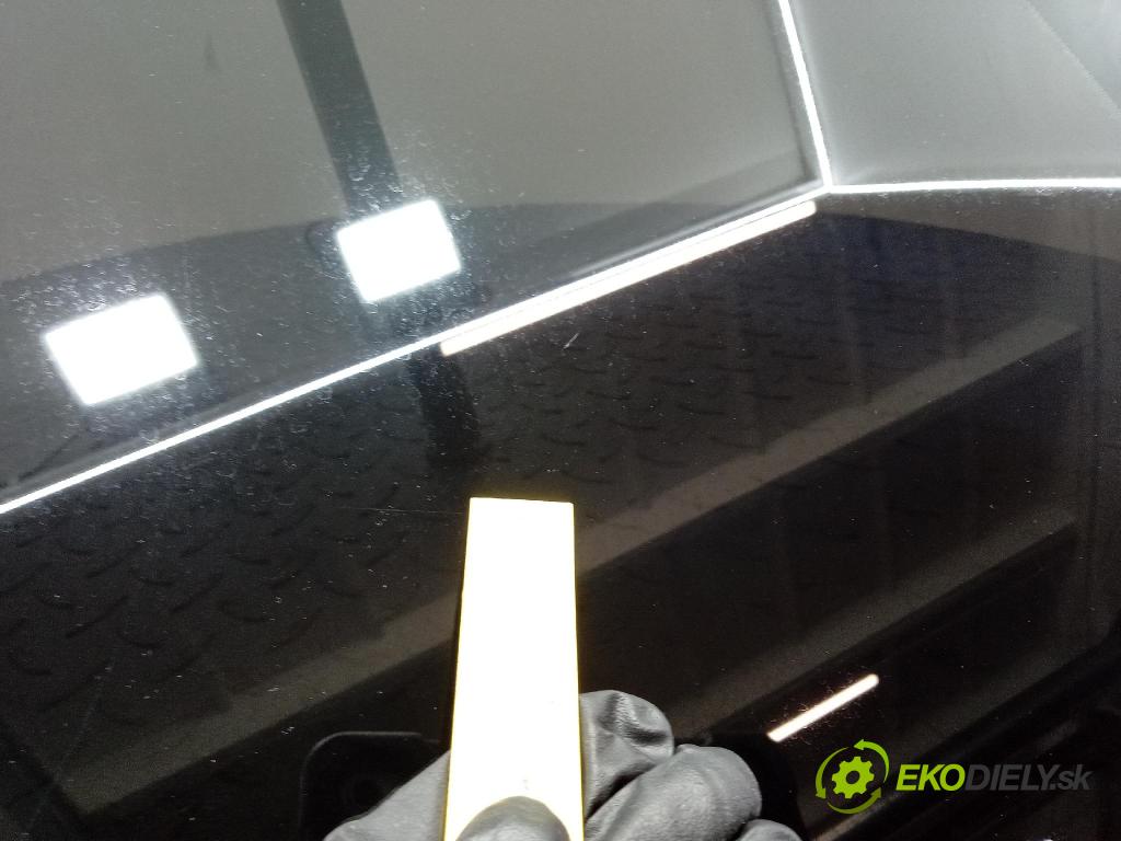 Opel Vivaro 2015 sklo Karosérie: Zad: