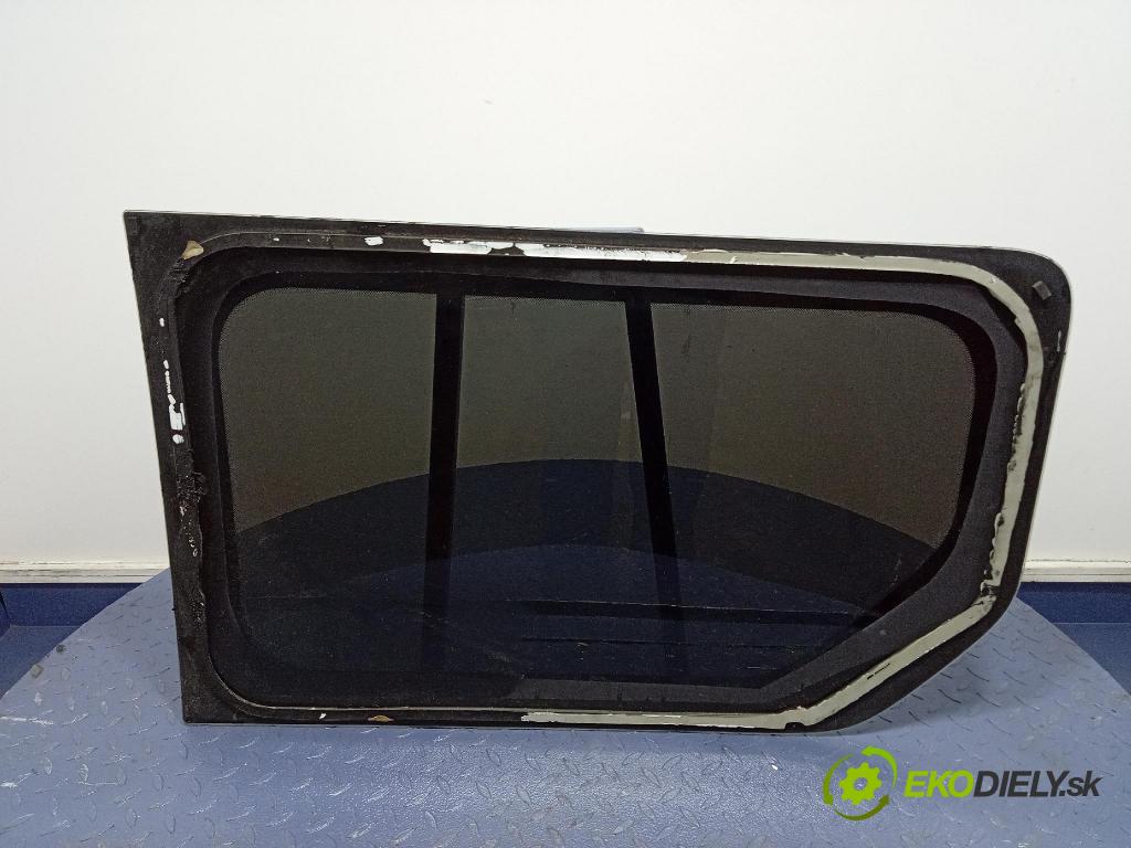 Opel Vivaro 2015 sklo Karosérie: Zad: 