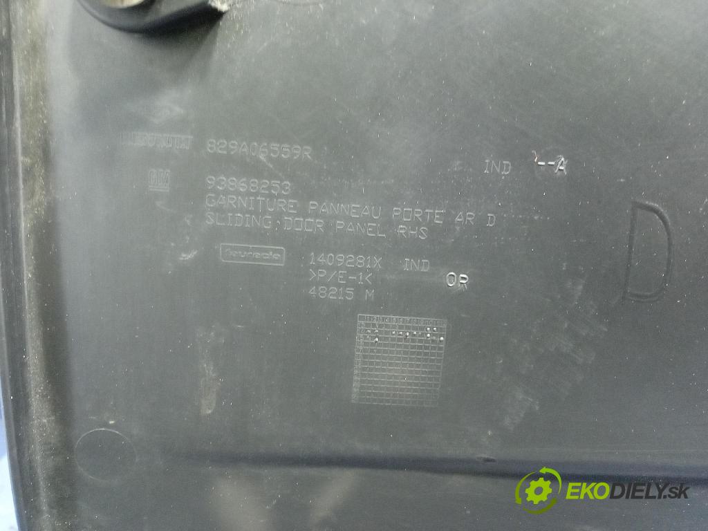 Opel Vivaro 2015 Tapacír: dveře Zad: Práva: 829A06559R