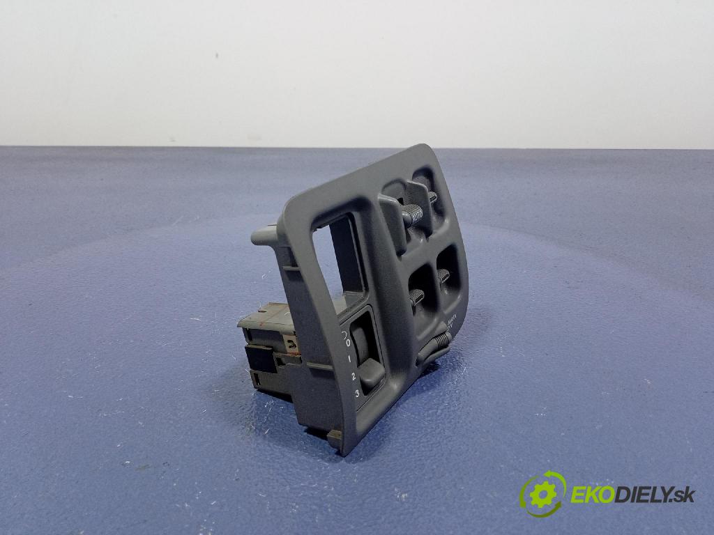 Honda Cr-v 2000 prepínač Okná: M17432