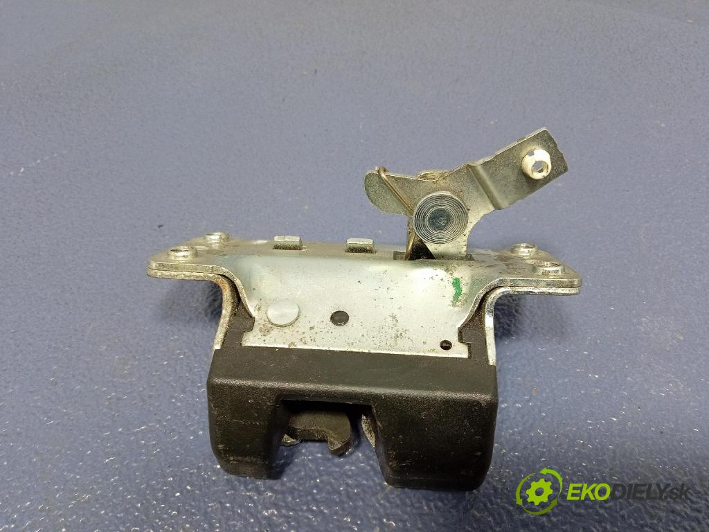 Opel Vivaro 2015 zámok Klapky: kufra: 8200007346