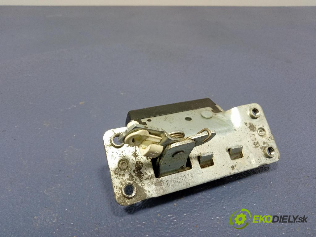 Opel Vivaro 2015 zámok Klapky: kufra: 8200007346