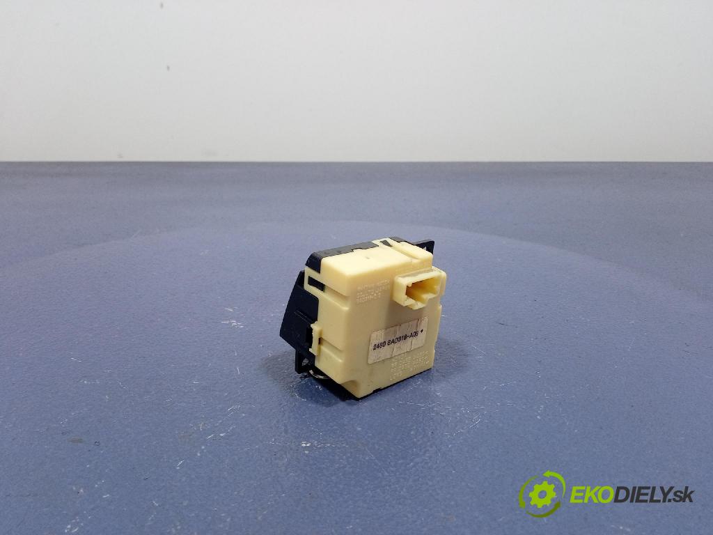 Honda Cr-v 2000 Sledujte: 8AD318-A08