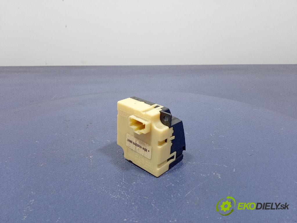 Honda Cr-v 2000 Sledujte: 8AD318-A08