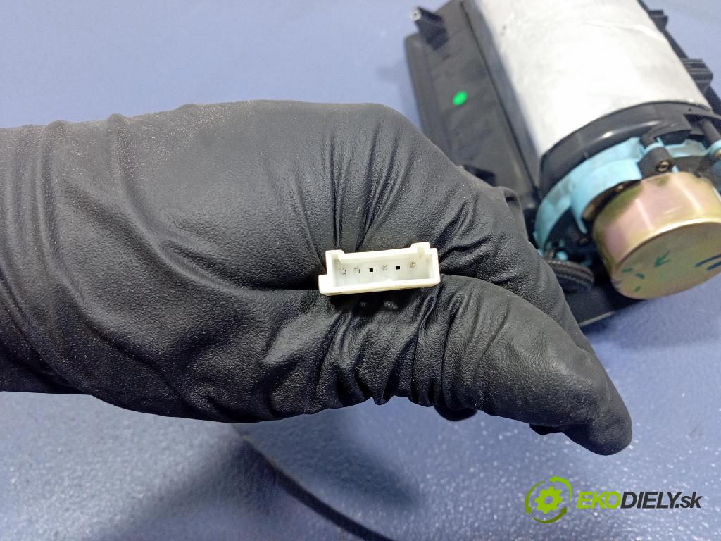 Bmw Seria 1 2006 Zobrazit: Rádio: / GPS A2C53041772