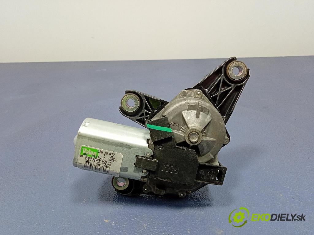 Opel Vivaro 2015 motor: Stierače: zad 53018812